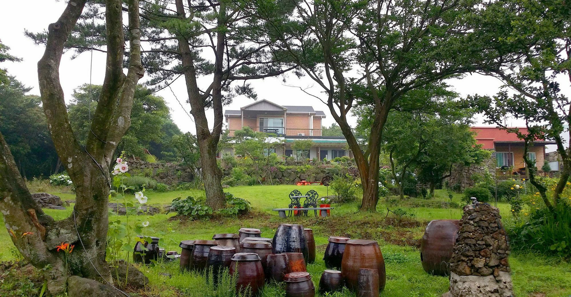 Gotjawal Geomunoreum Pension Jeju Buitenkant foto