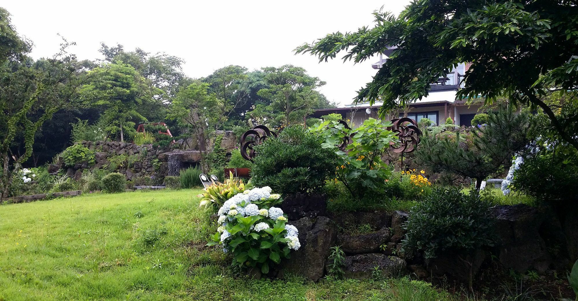 Gotjawal Geomunoreum Pension Jeju Buitenkant foto