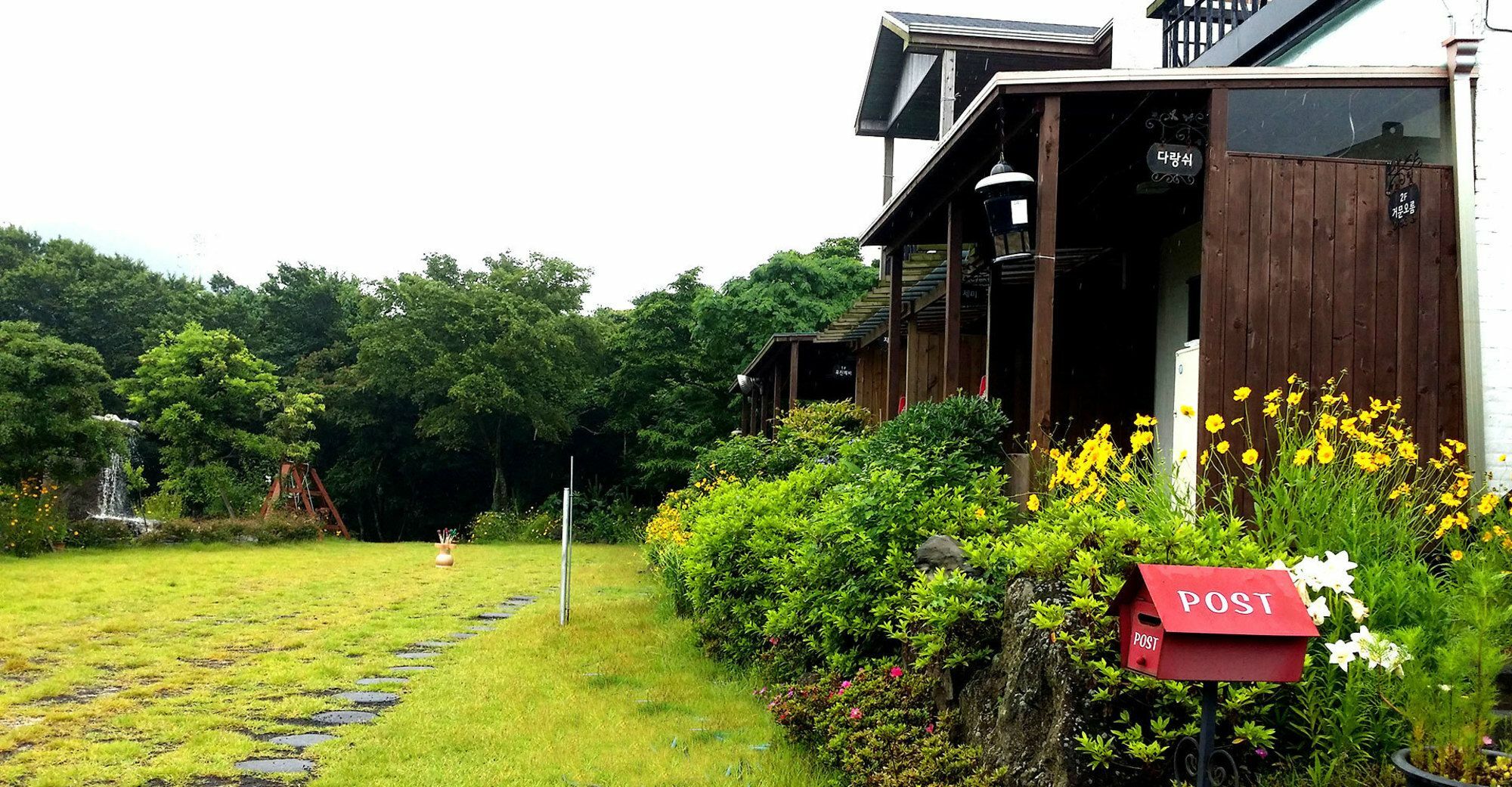 Gotjawal Geomunoreum Pension Jeju Buitenkant foto