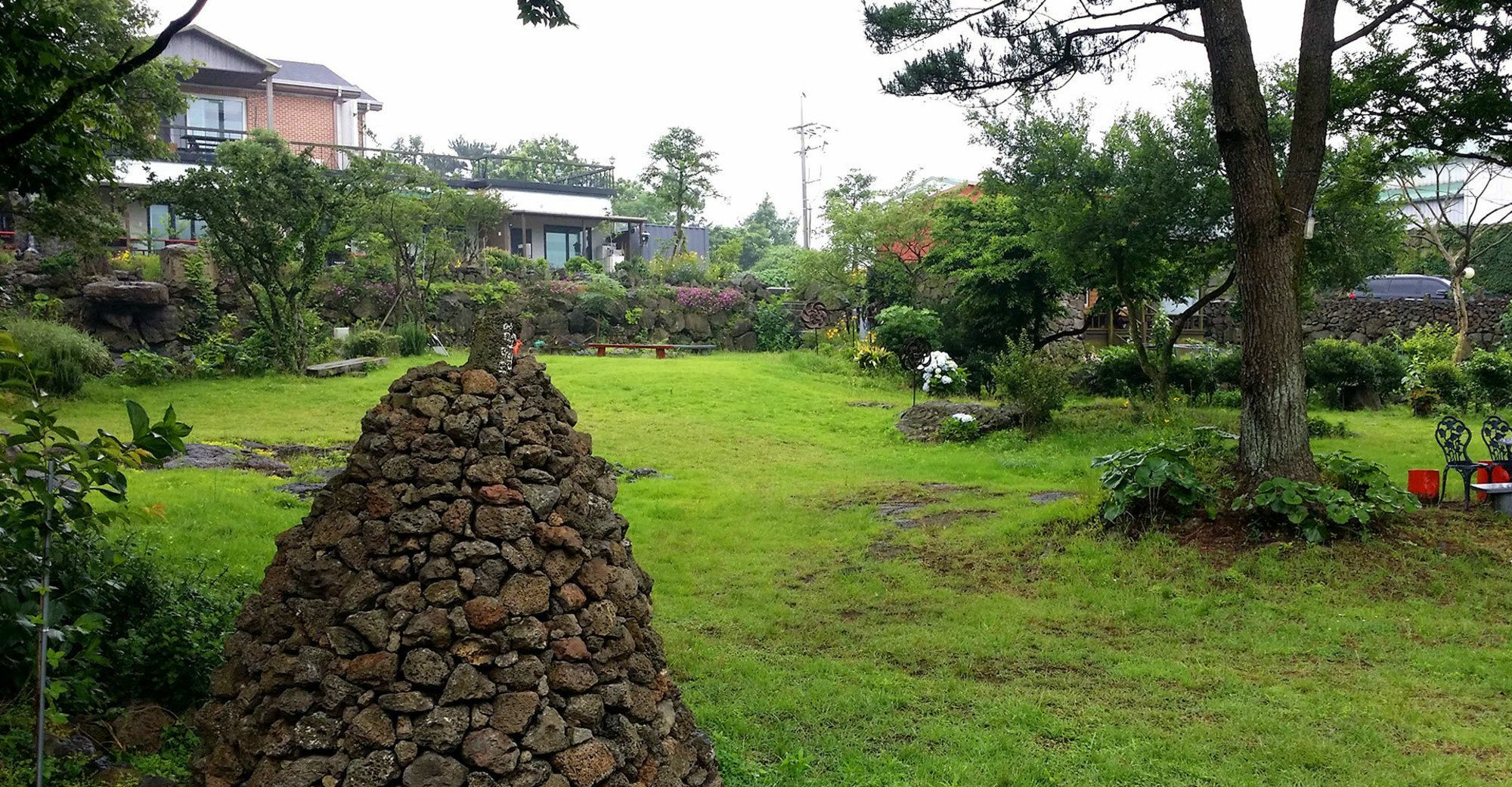 Gotjawal Geomunoreum Pension Jeju Buitenkant foto