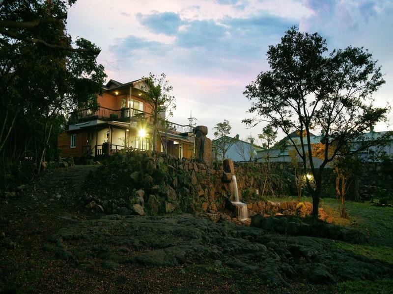 Gotjawal Geomunoreum Pension Jeju Buitenkant foto