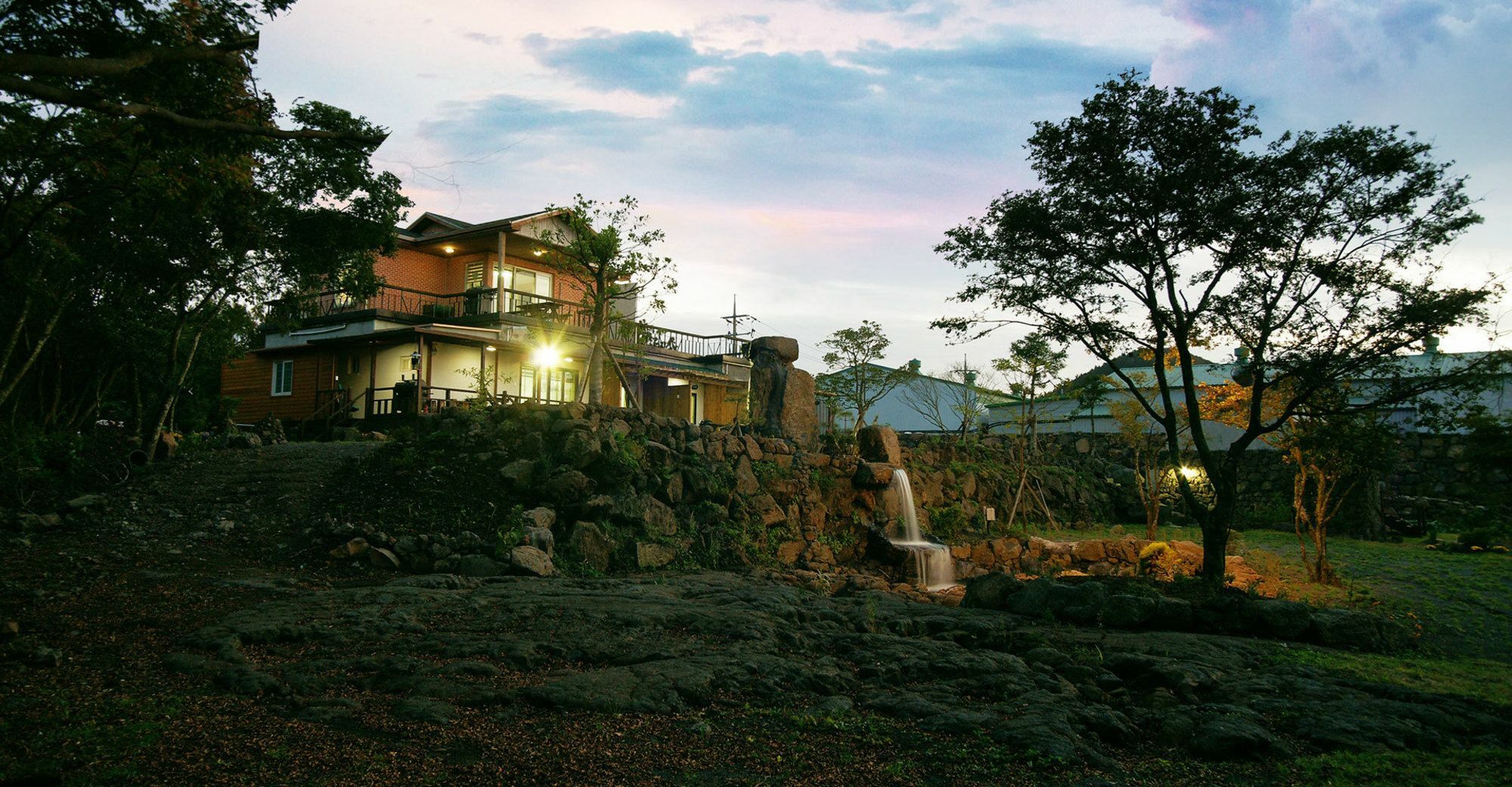 Gotjawal Geomunoreum Pension Jeju Buitenkant foto