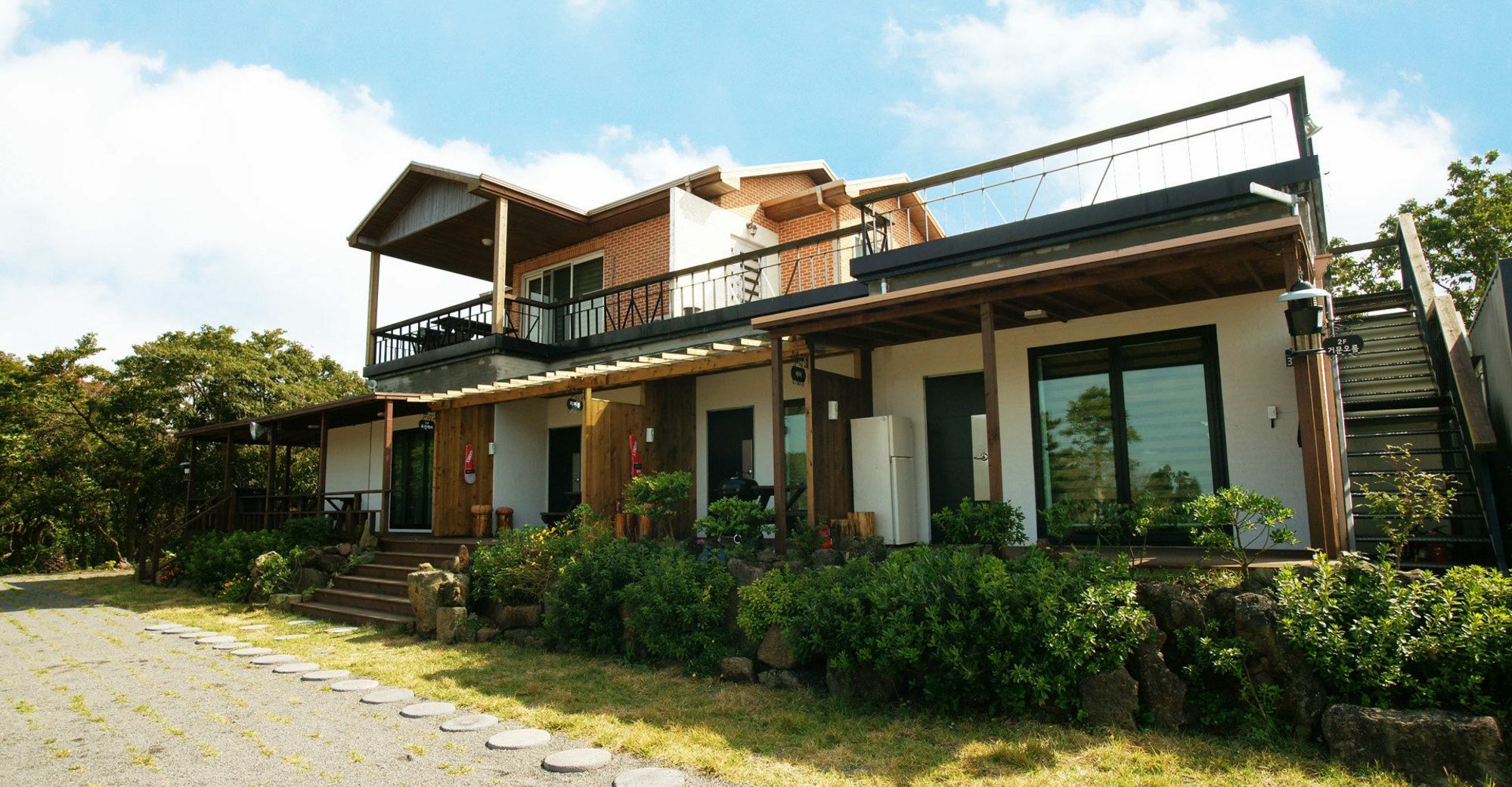 Gotjawal Geomunoreum Pension Jeju Buitenkant foto